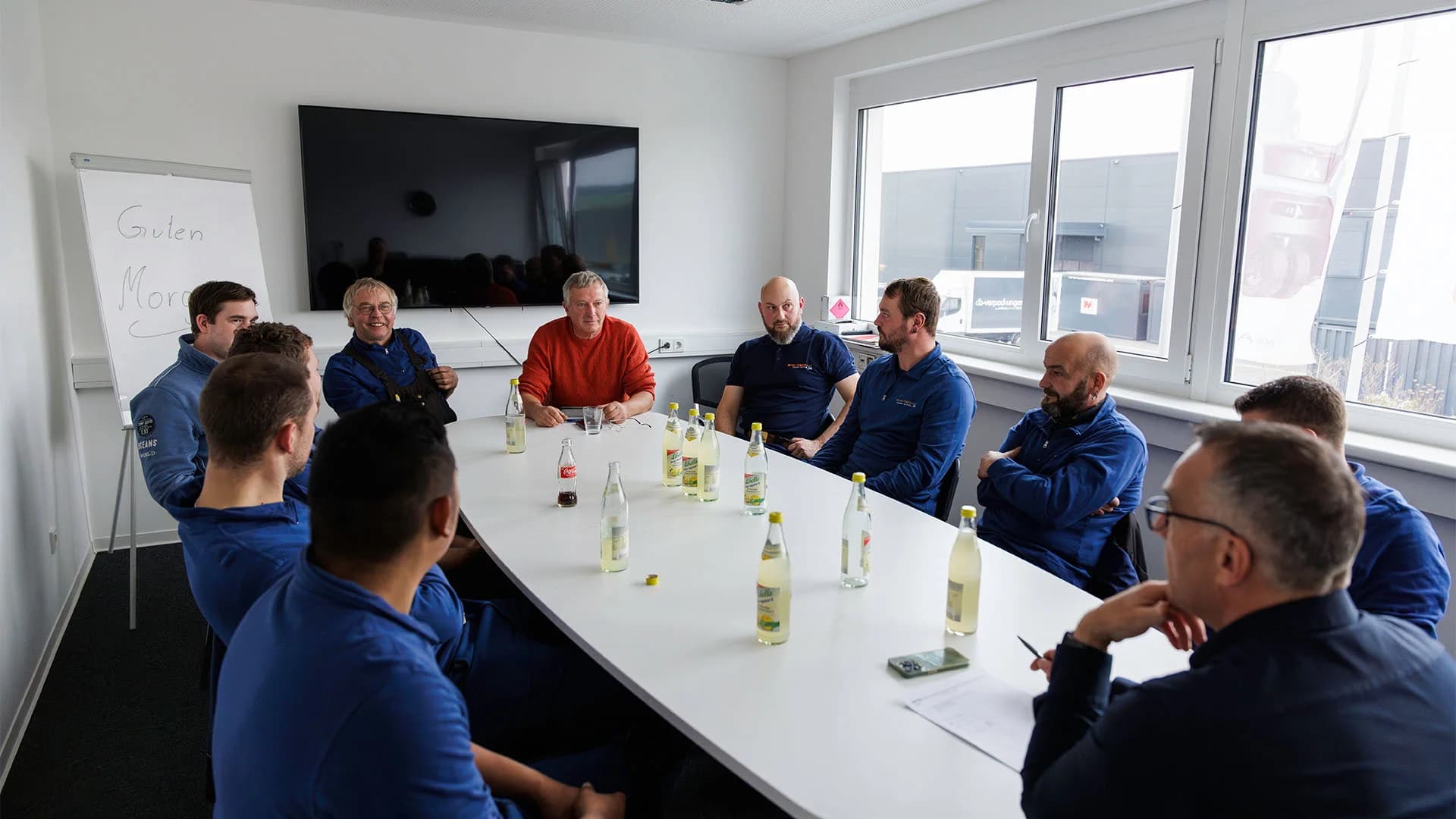 STA-TECH-Team bei einer gemeinsamen Besprechung