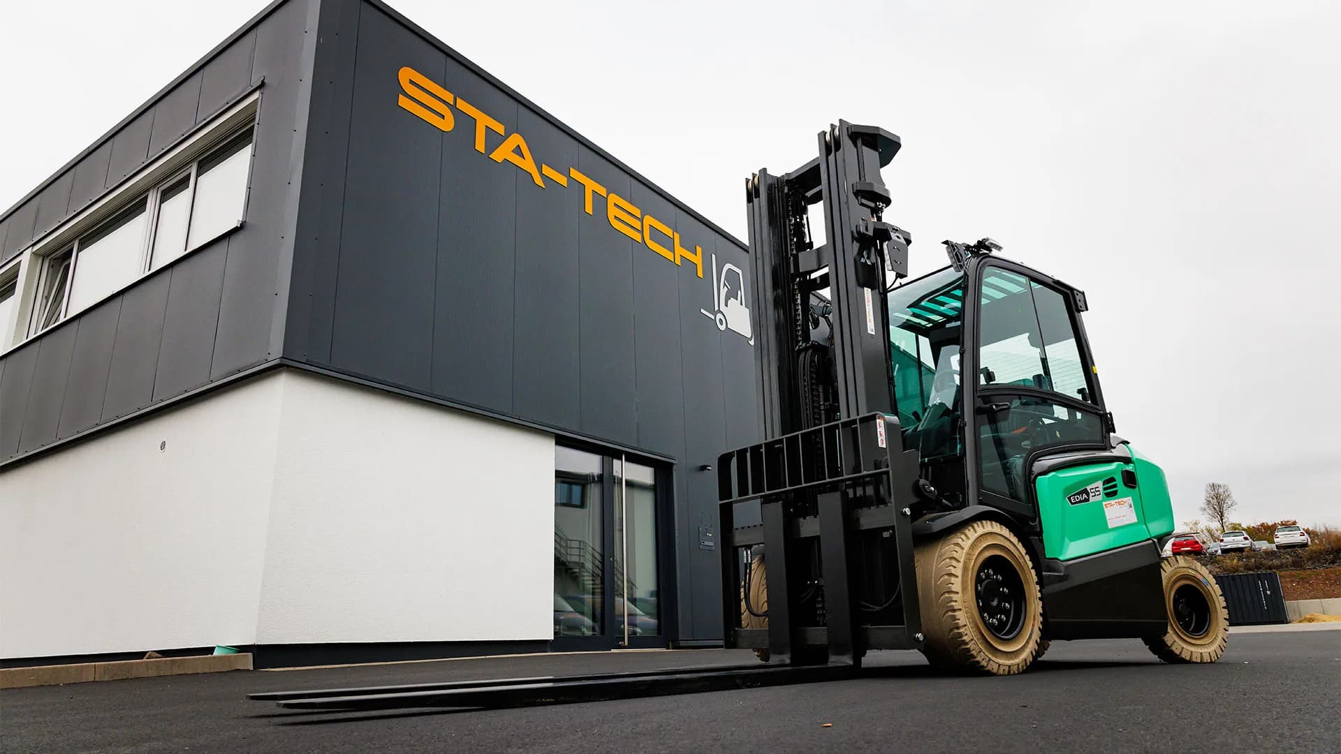 STA-TECH-Standort in Burghaun mit Gabelstapler